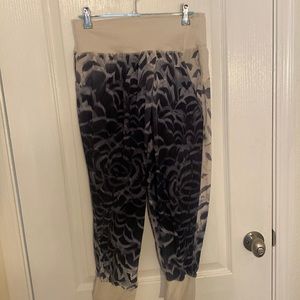 Lululemon cropped “dancer” legging .